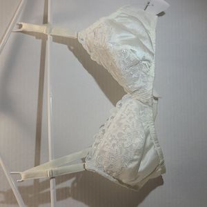 34 B Wacoal bra 85309 no underwire